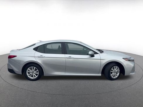 Used 2025 Toyota Camry LE image 16