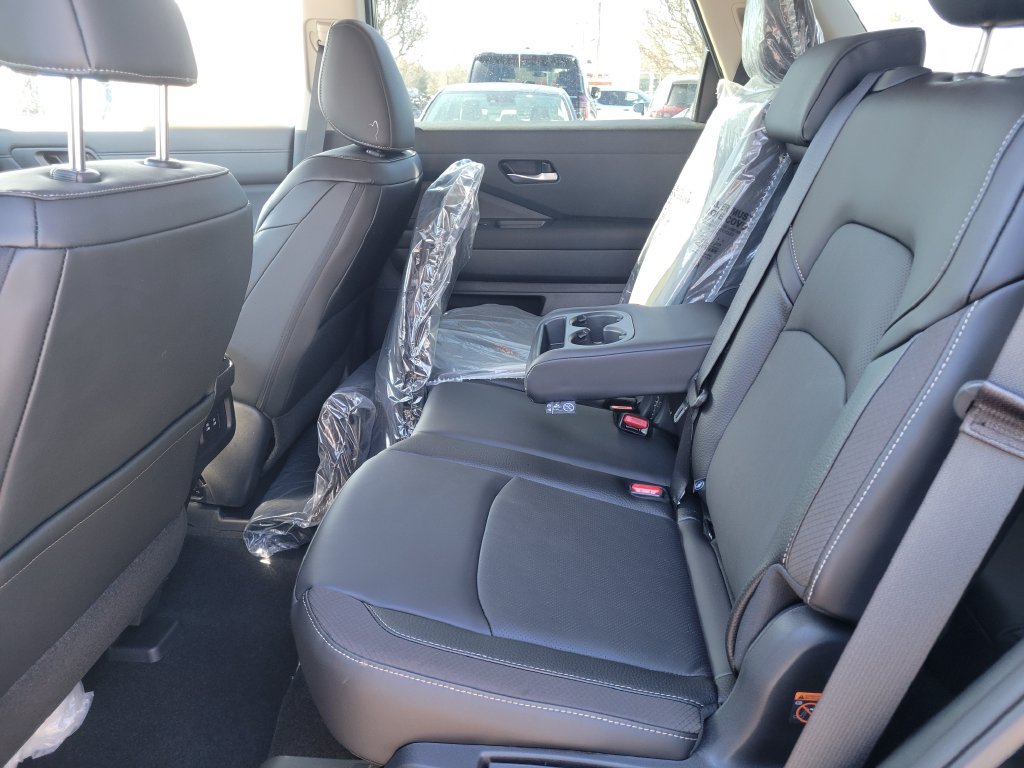 New 2026 Nissan Pathfinder SL AWD/4WD image 35