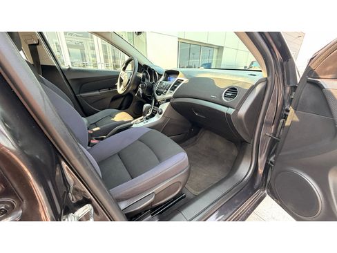 Used 2015 Chevrolet Cruze LT FWD image 9