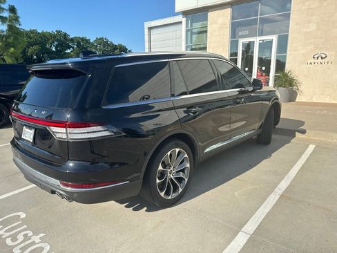 Used 2025 Lincoln Aviator Reserve w/ Illumination Package AWD/4WD image 6
