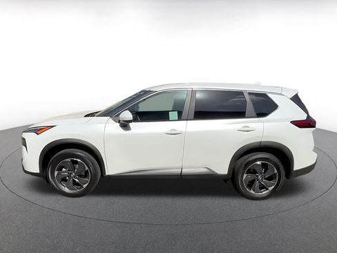 Used 2025 Nissan Rogue SV FWD image 9