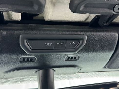 Used 2019 Jeep Wrangler Unlimited Sahara AWD/4WD image 31