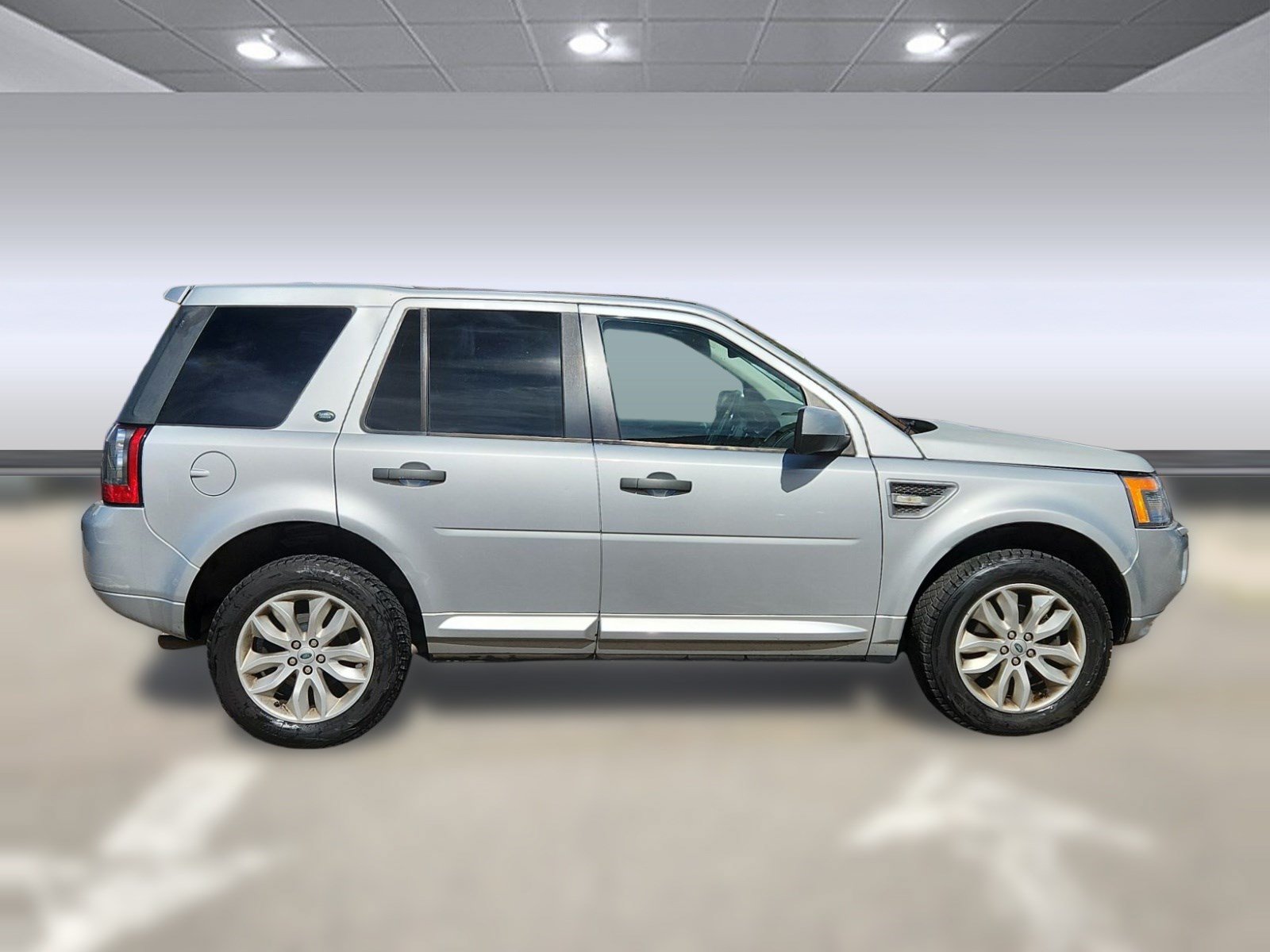Used 2012 Land Rover LR2 HSE AWD/4WD image 2