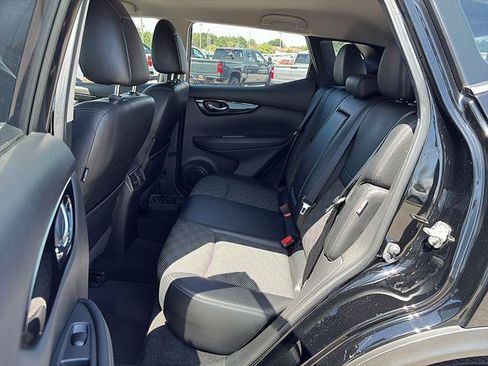 Used 2022 Nissan Rogue Sport SV w/ Technology Package FWD image 18
