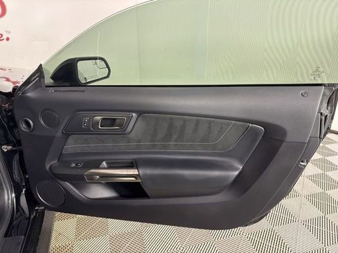 Used 2018 Ford Mustang Shelby GT350 w/ Convenience Package image 18