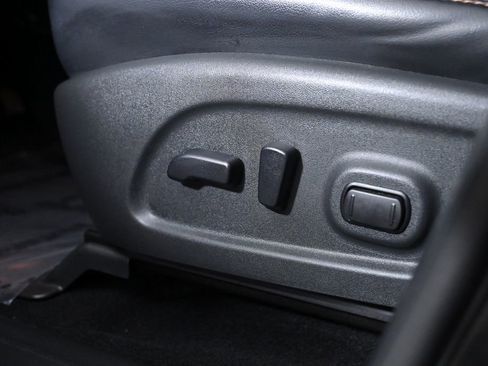 Used 2019 Nissan Pathfinder SL image 28