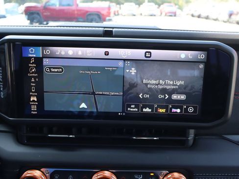 Used 2025 Jeep Wrangler Unlimited Rubicon AWD/4WD image 12