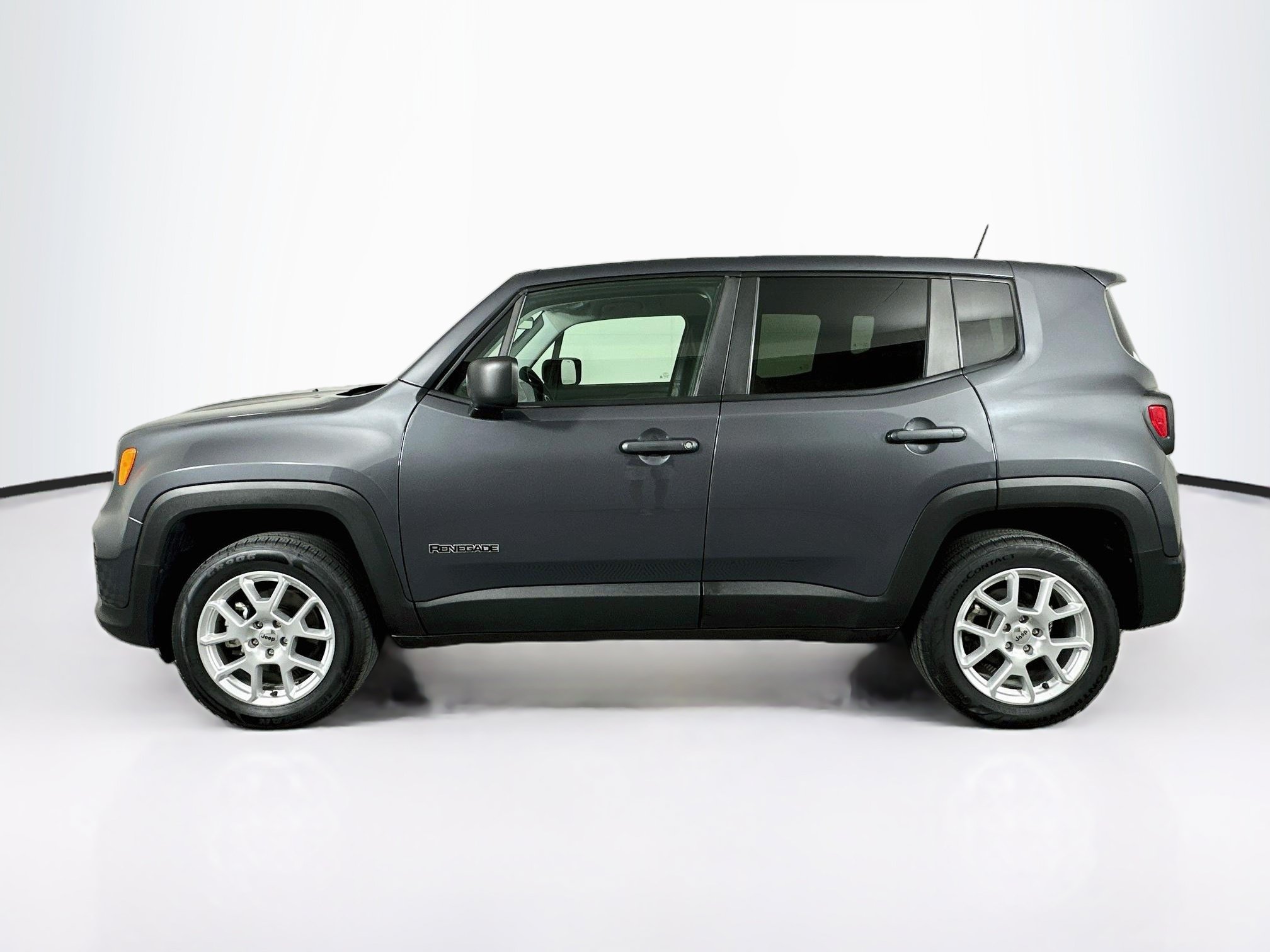 Used 2023 Jeep Renegade Latitude AWD/4WD image 4
