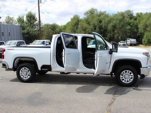 Used 2022 Chevrolet Silverado 2500 LT w/ Fleet Comfort Package AWD/4WD image 19