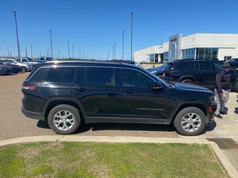 Used 2023 Jeep Grand Cherokee L Limited w/ Luxury Tech Group II AWD/4WD image 3