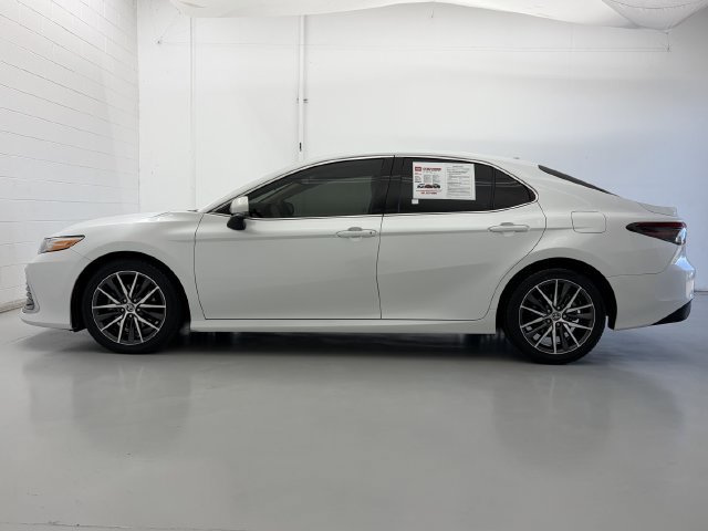 Used 2021 Toyota Camry XLE FWD image 7