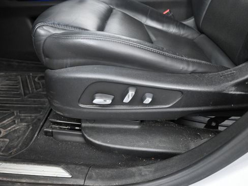 Used 2018 Cadillac XT5 Luxury w/ Driver Awareness Package image 11