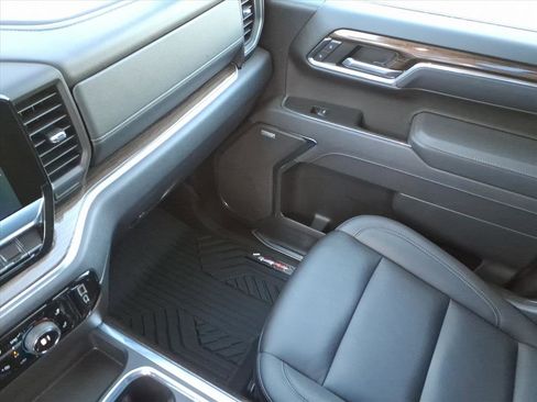 Used 2025 Chevrolet Silverado 1500 LT Trail Boss w/ Convenience Package II image 28