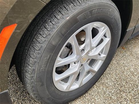 Used 2023 Chevrolet Equinox LT image 10