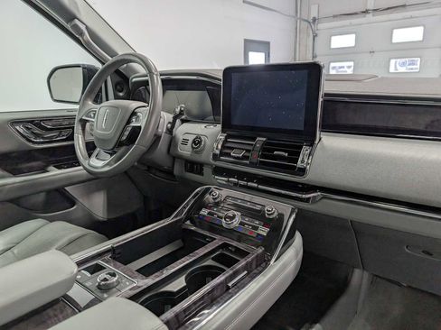 Used 2020 Lincoln Navigator L Reserve w/ Luxury Package image 42