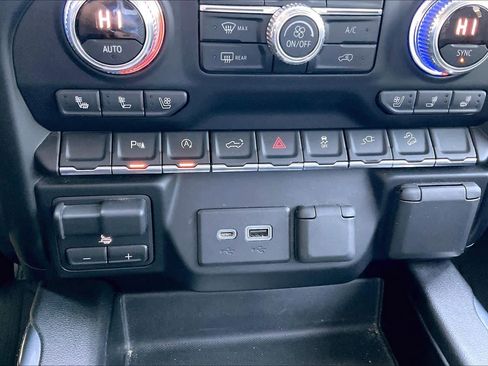 Used 2019 GMC Sierra 1500 SLT image 33