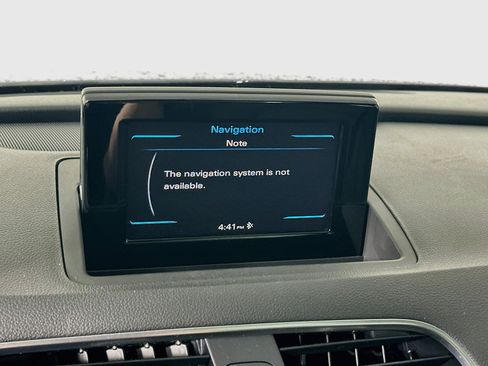 Used 2018 Audi Q3 2.0T Premium w/ Convenience Package FWD image 21