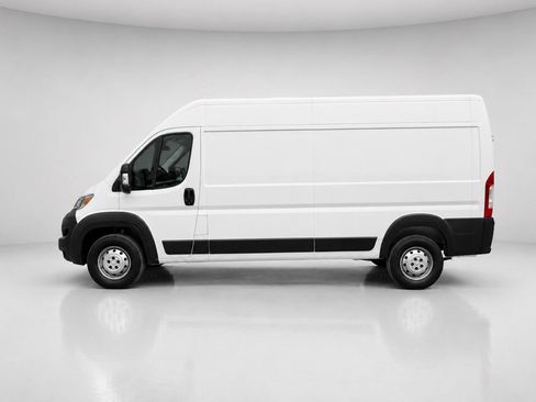 Used 2023 RAM ProMaster 2500 FWD image 3