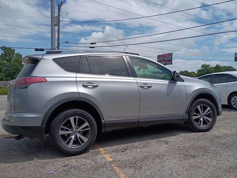 Used 2018 Toyota RAV4 XLE FWD image 6