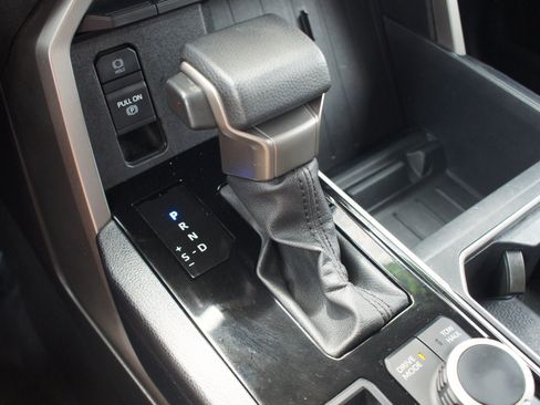 Used 2024 Toyota Tundra SR5 w/ SR5 Convenience Package AWD/4WD image 10