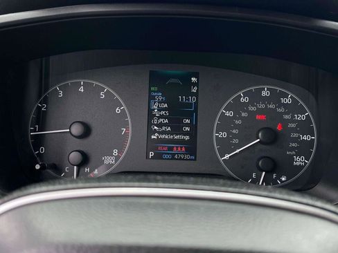 Used 2025 Toyota Corolla SE FWD image 3