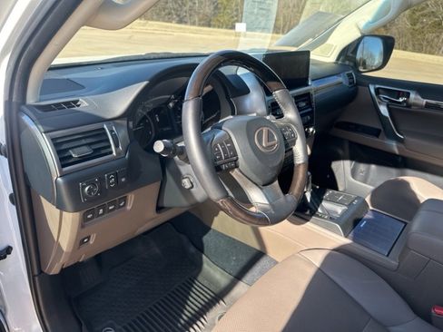Used 2023 Lexus GX 460 Premium image 15