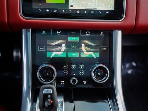 Used 2020 Land Rover Range Rover Sport HST image 32