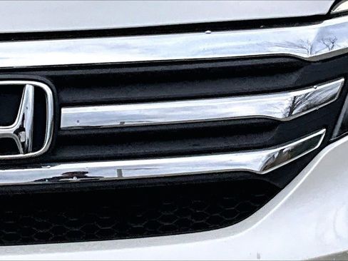 Used 2018 Honda Pilot EX-L image 11