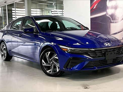 Used 2024 Hyundai Elantra SEL w/ Convenience Package image 19