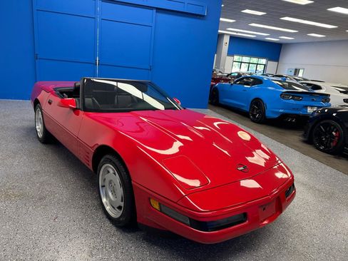 Used 1992 Chevrolet Corvette Convertible RWD image 3