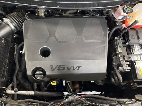 Used 2023 Chevrolet Traverse LT w/ Midnight/Sport Edition image 40