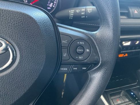 Used 2019 Toyota RAV4 LE image 10