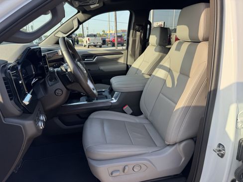 Used 2023 GMC Sierra 1500 SLT w/ SLT Premium Plus Package AWD/4WD image 23