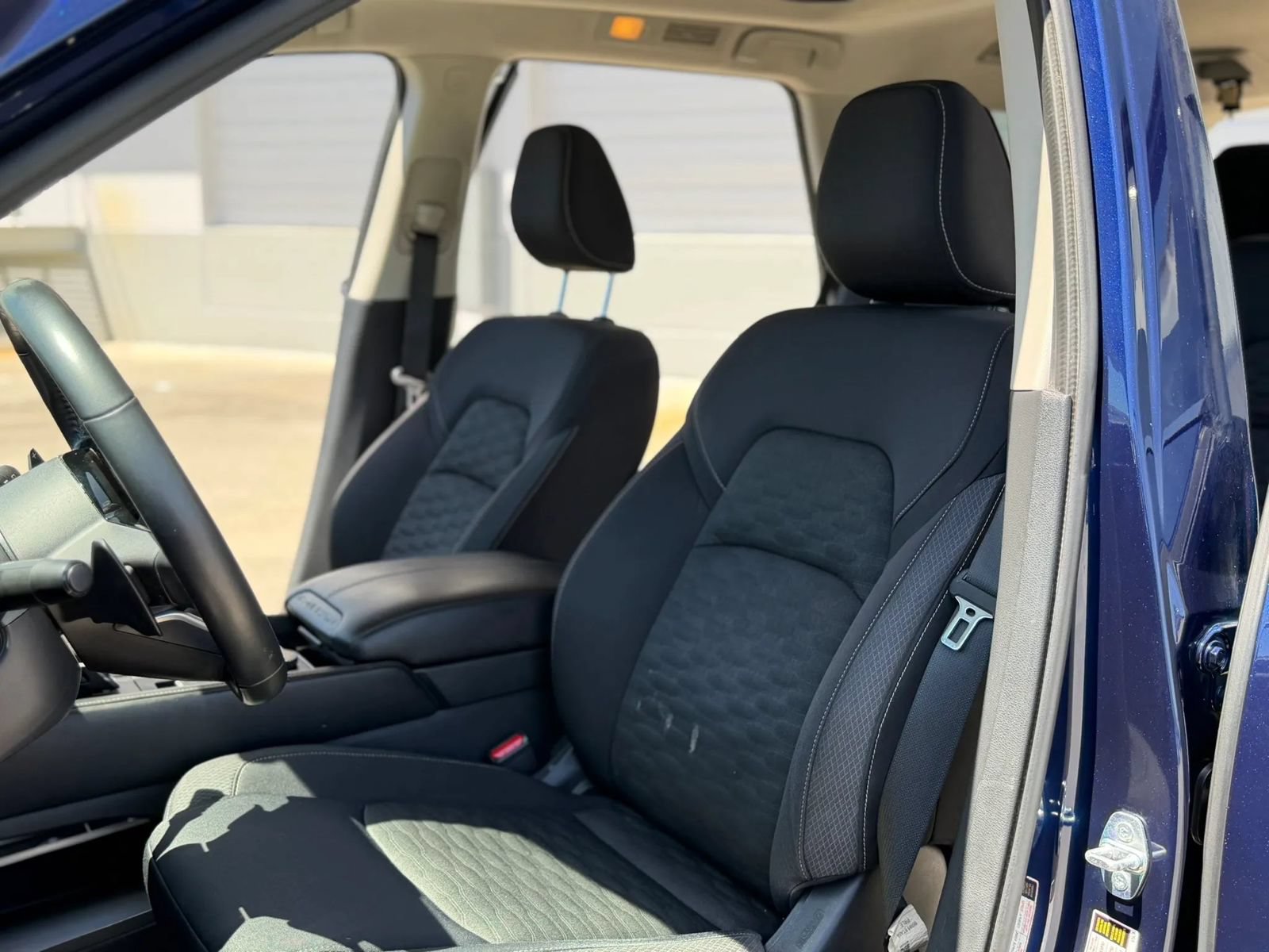 Used 2022 Nissan Pathfinder SV w/ SV Premium Package AWD/4WD image 17