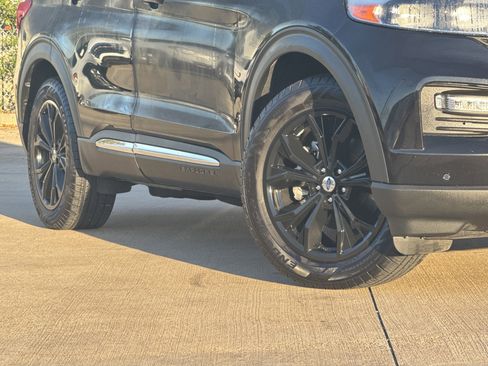 Used 2023 Ford Explorer Limited w/ Equipment Group 301A image 6