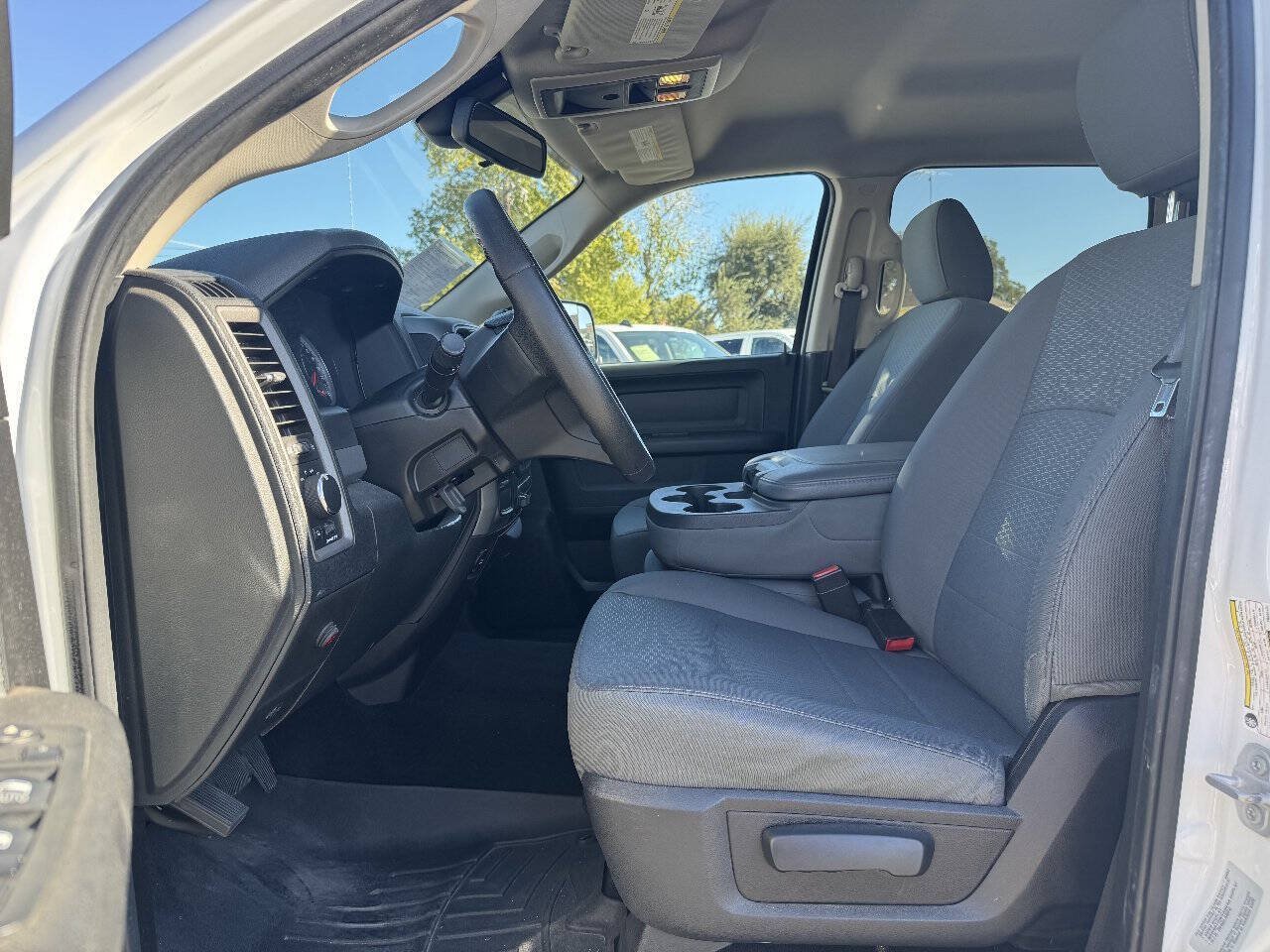 Used 2015 RAM 3500 Tradesman w/ Chrome Appearance Group AWD/4WD image 9