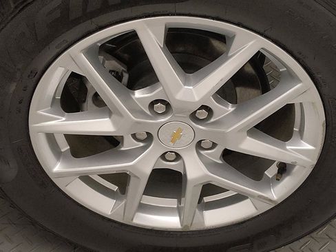 Used 2023 Chevrolet Equinox LT w/ LPO, Floor Liner Package image 31