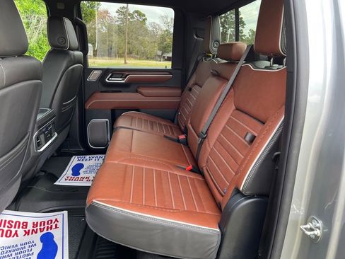 Used 2025 GMC Sierra 2500 Denali Ultimate image 36