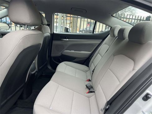 Used 2019 Hyundai Elantra SEL image 13