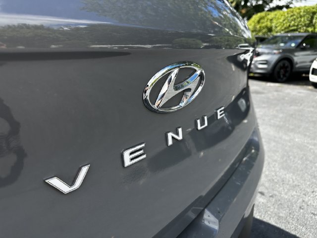 Used 2022 Hyundai Venue SEL FWD image 42