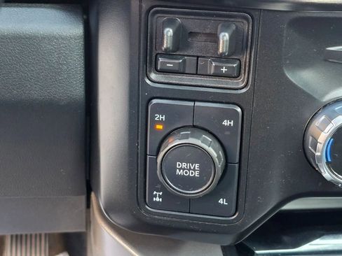 Used 2023 Ford F350 Lariat w/ Lariat Ultimate Package AWD/4WD image 19