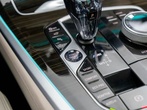 Used 2021 BMW X5 M50i image 22