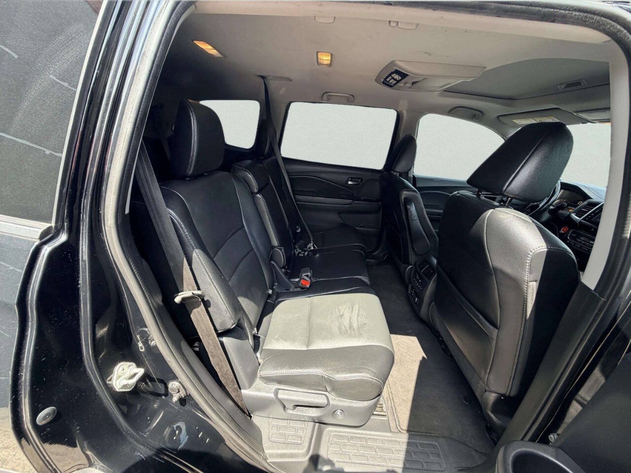 Used 2018 Honda Pilot Touring image 27