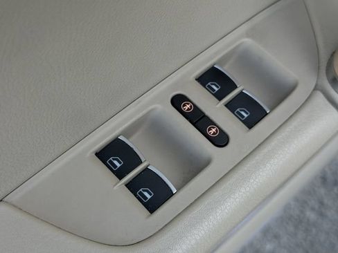 Used 2016 Volkswagen Touareg Executive AWD/4WD image 24