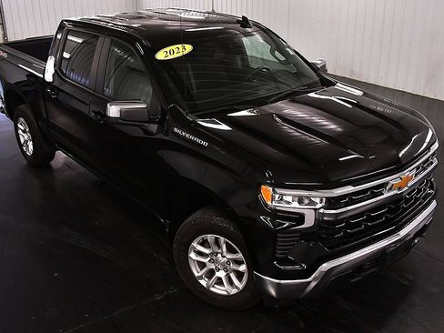 Used 2023 Chevrolet Silverado 1500 LT AWD/4WD image 15