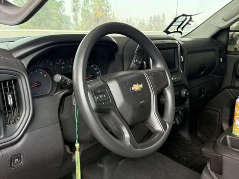 Used 2022 Chevrolet Silverado 1500 Custom image 2