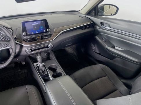 Used 2025 Nissan Altima 2.5 SV FWD image 22