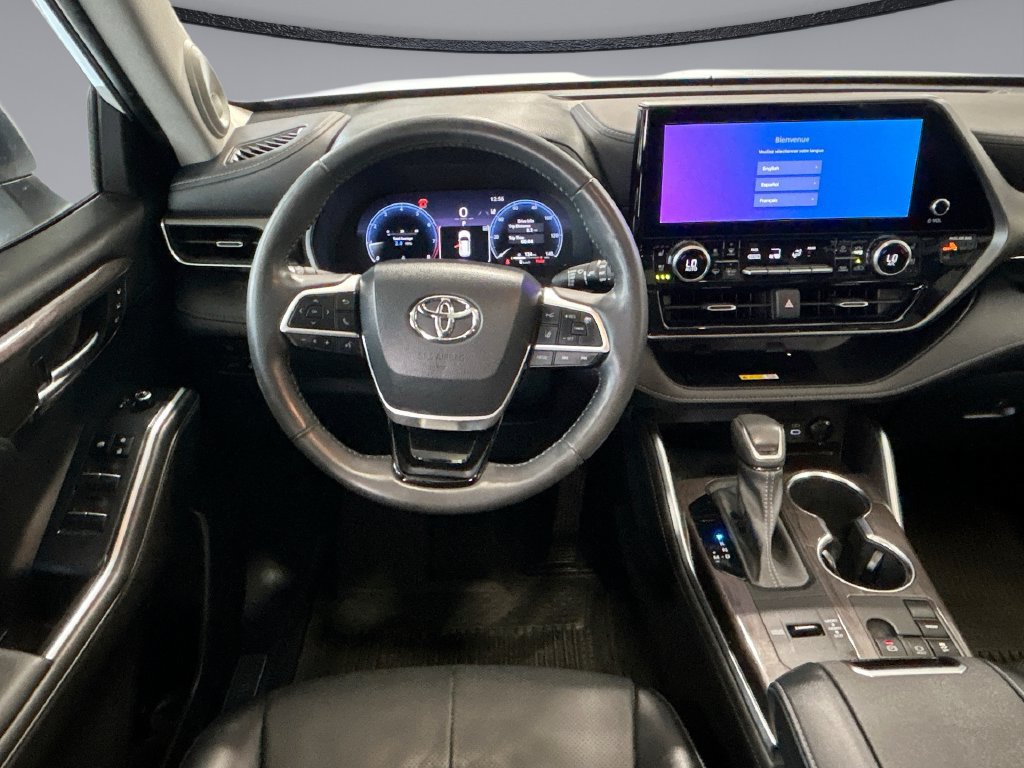 Used 2023 Toyota Highlander Limited FWD image 19