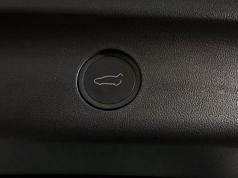 Used 2024 Tesla Model Y Long Range AWD/4WD image 28