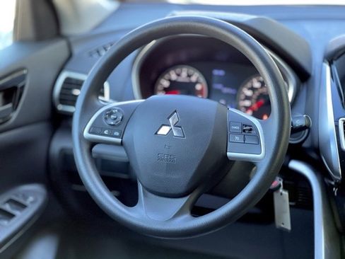 Used 2020 Mitsubishi Eclipse Cross ES image 37